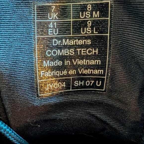 Dr Martens Combs Tech Boot - Picture 4 of 5